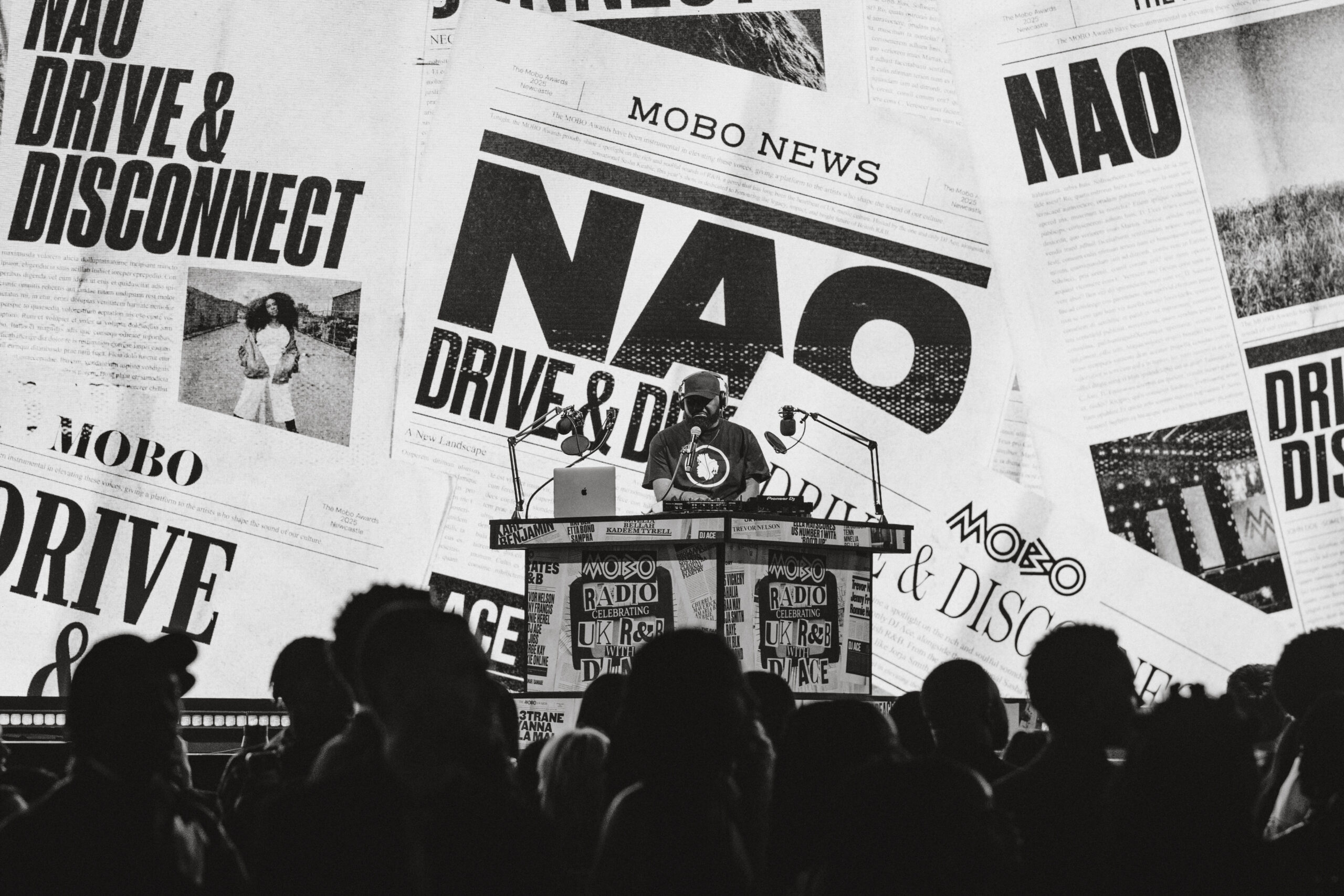 https://twosuns.agency/wp-content/uploads/2025/02/Mobo-Awards-2025-Main-Show-223-scaled.jpg