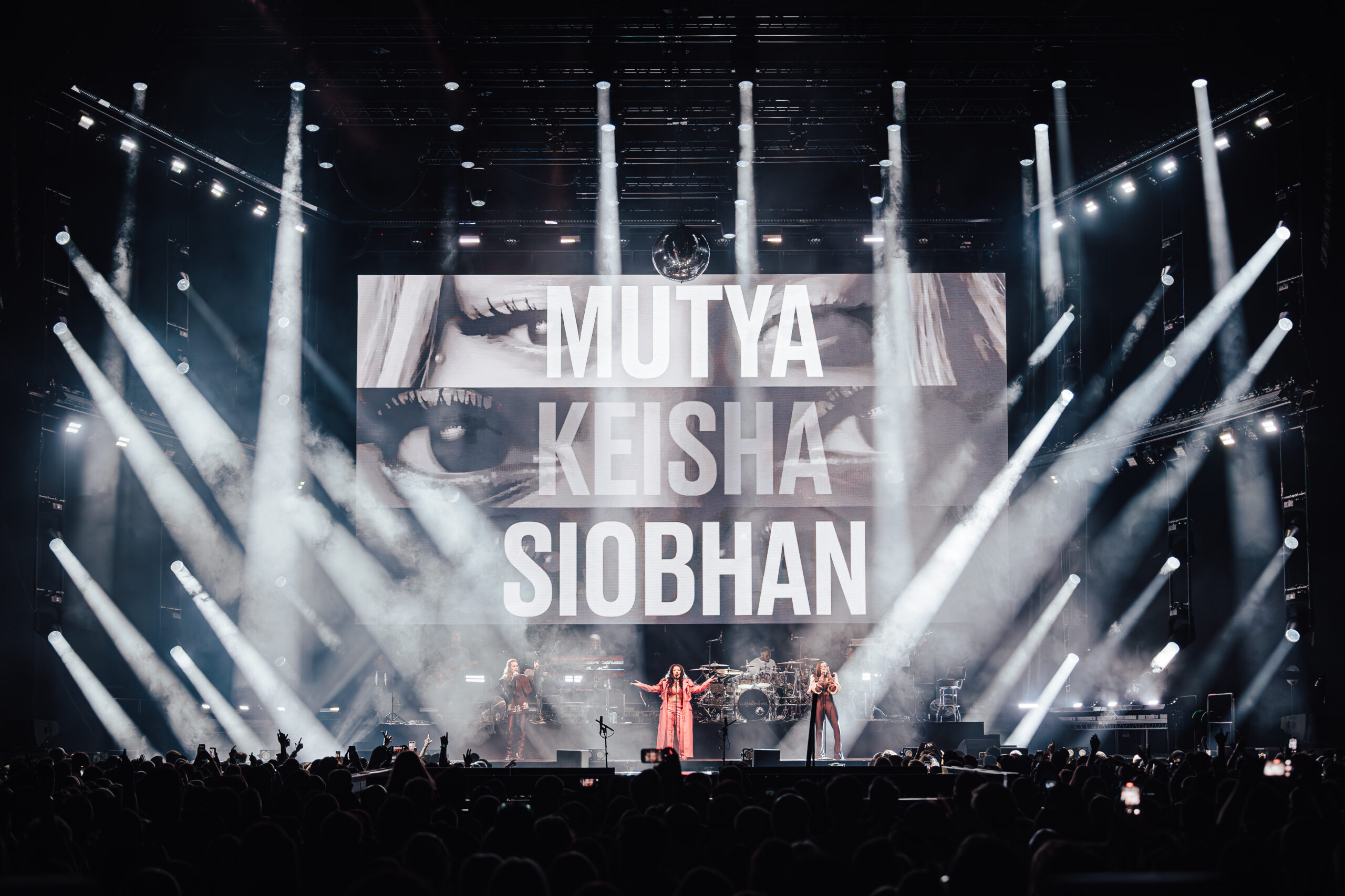 https://twosuns.agency/wp-content/uploads/2025/04/Next-Level-Lights-Sugababes-The-O2-10th-April-2025-by-Luke-Dyson-LD2_0195-Enhanced-NR-2-scaled.jpg