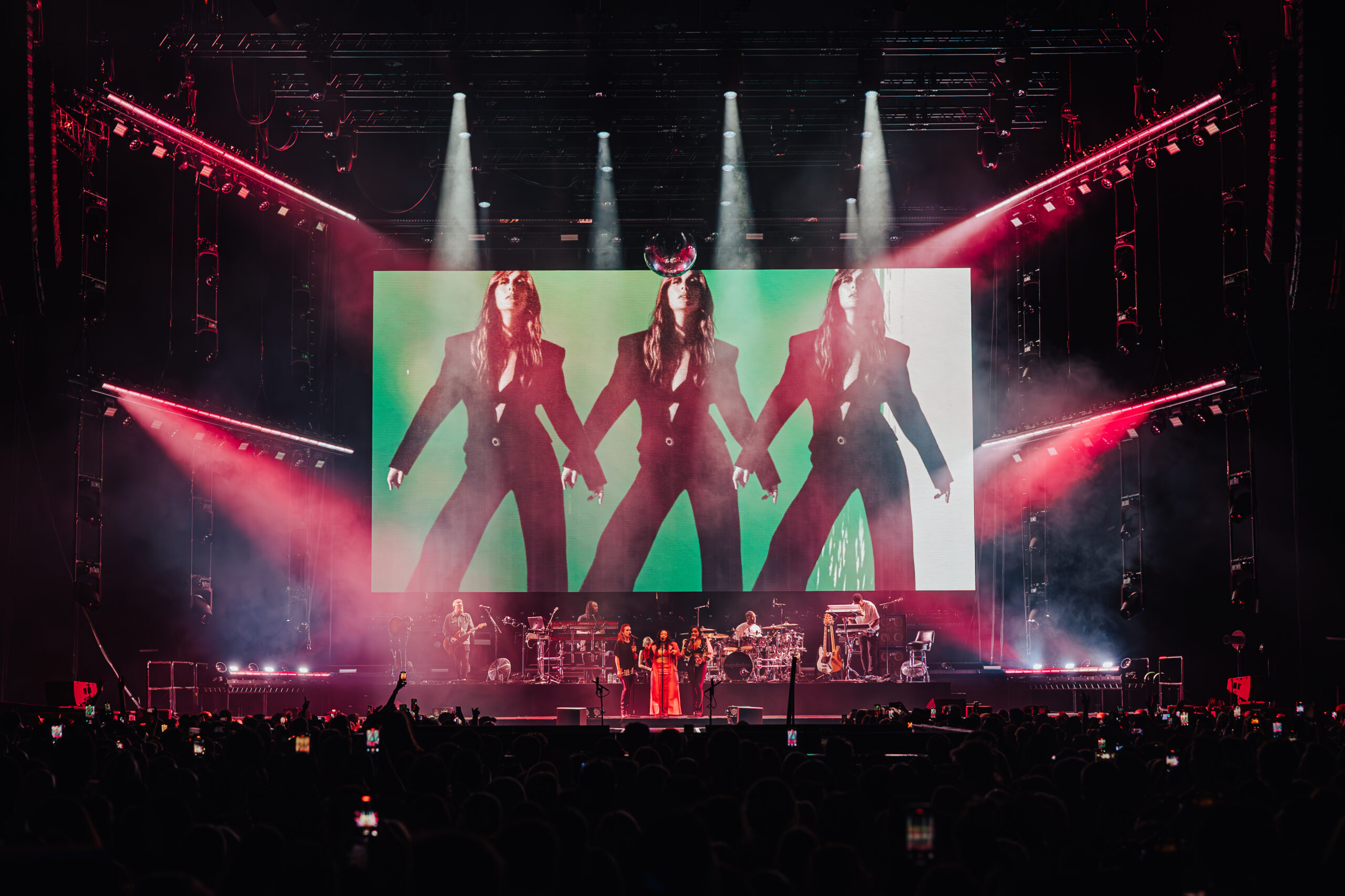 https://twosuns.agency/wp-content/uploads/2025/04/Next-Level-Lights-Sugababes-The-O2-10th-April-2025-by-Luke-Dyson-LD3_0837-Enhanced-NR-scaled.jpg
